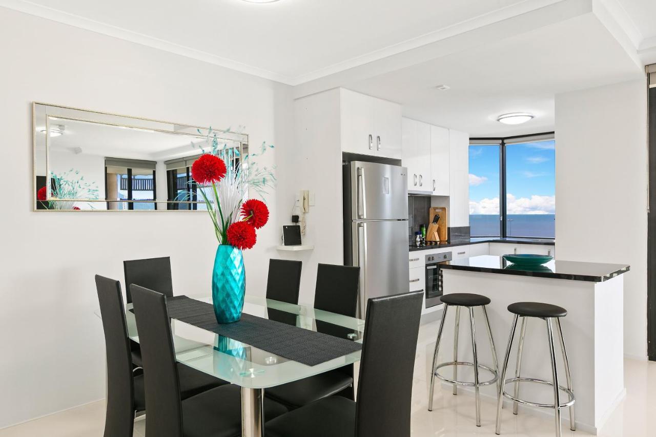 Cairns Luxury Seafront Apartment Exterior photo