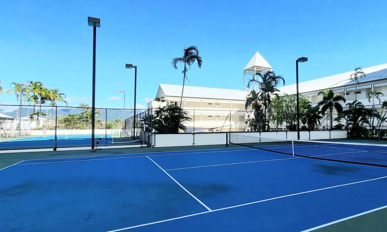 Cairns Luxury Seafront Apartment Exterior photo